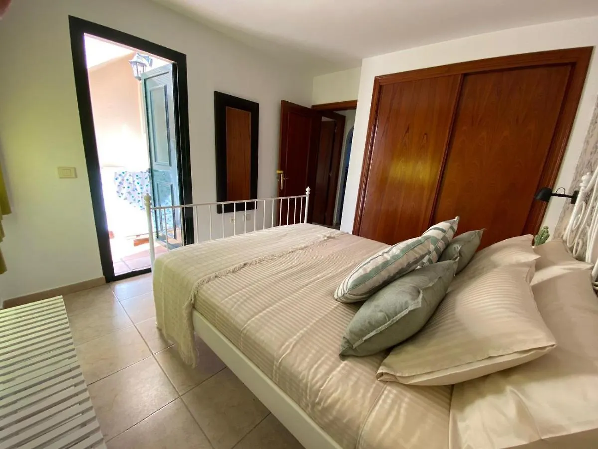 Apartment Los Geranios 21 Tenerife Costa Del Silencio Spain